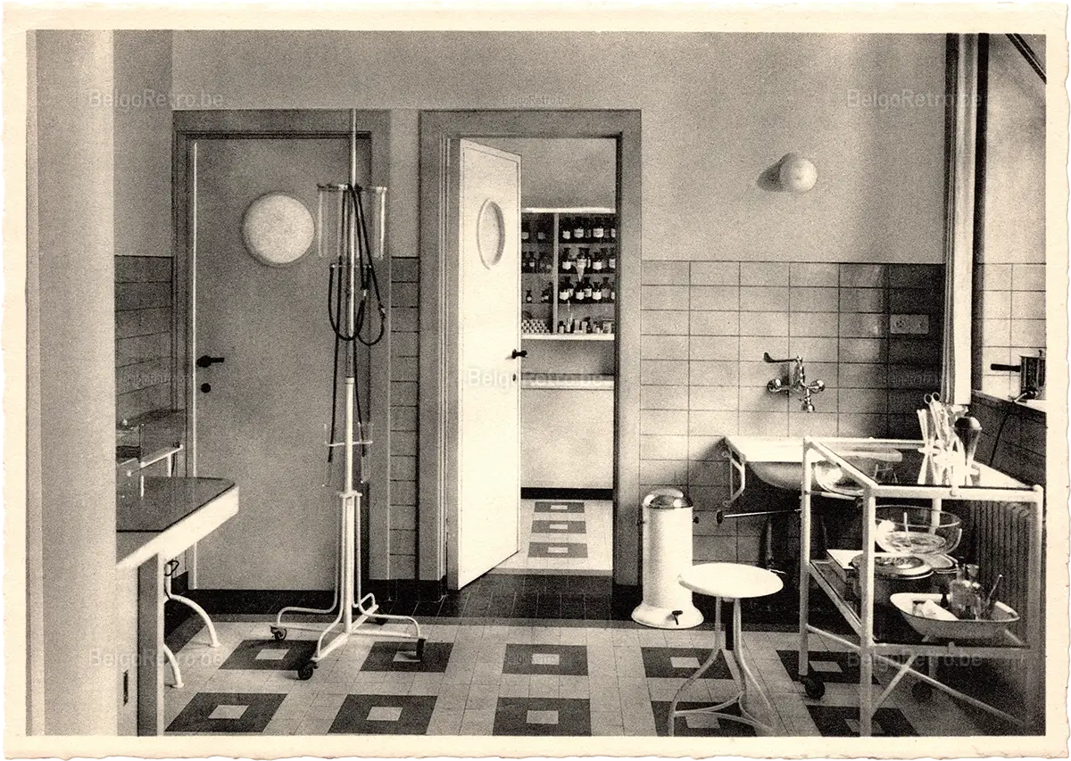  Œuvre Nationale de l’Enfance Colonie de Cortil-Noirmont Infirmerie : Dispensaire.  Photo A. Hoc Gembloux  Ern. Thill, Bruxelles 