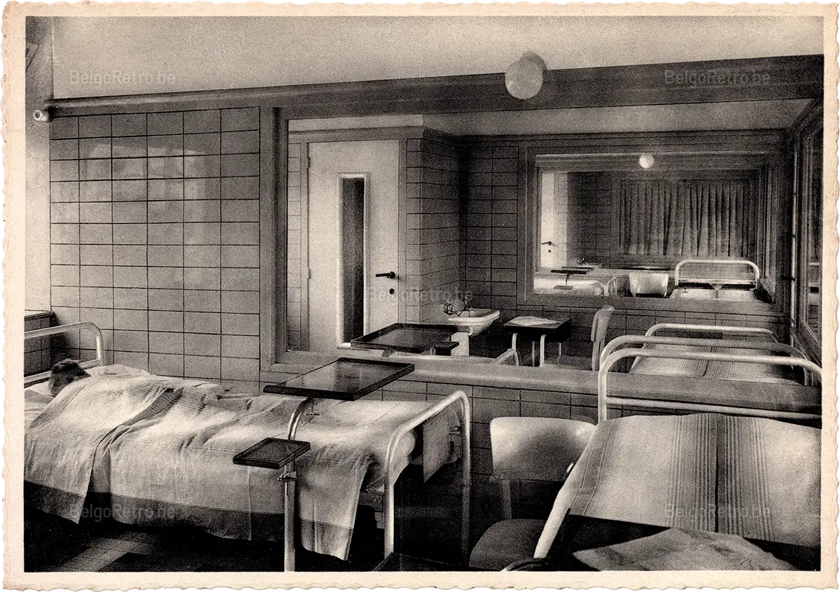  Œuvre Nationale de l’Enfance Colonie de Cortil-Noirmont Infirmerie : Une chambrette.   Photo A. Hoc, Gembloux 