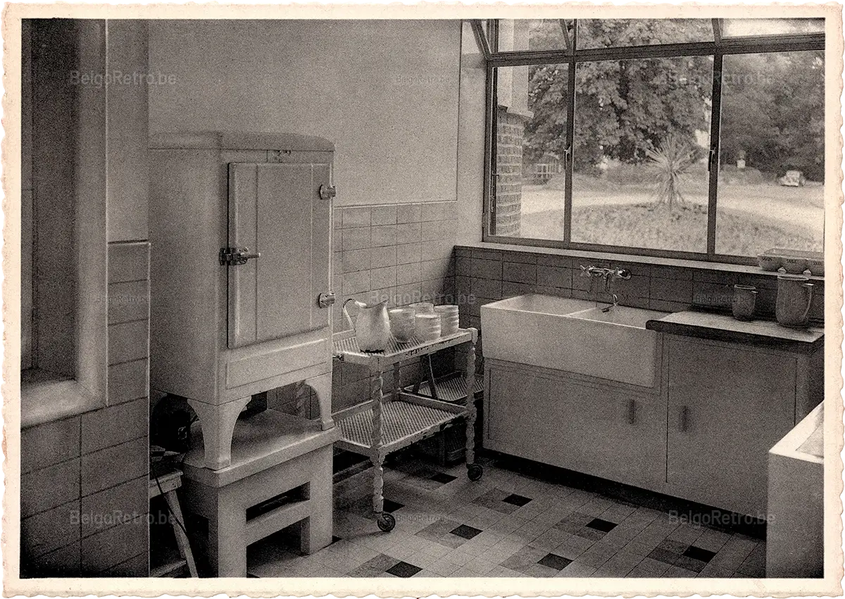  Œuvre Nationale de l’Enfance Colonie de Cortil-Noirmont Infirmerie : Cuisine.   Photo A. Hoc, Gembloux 