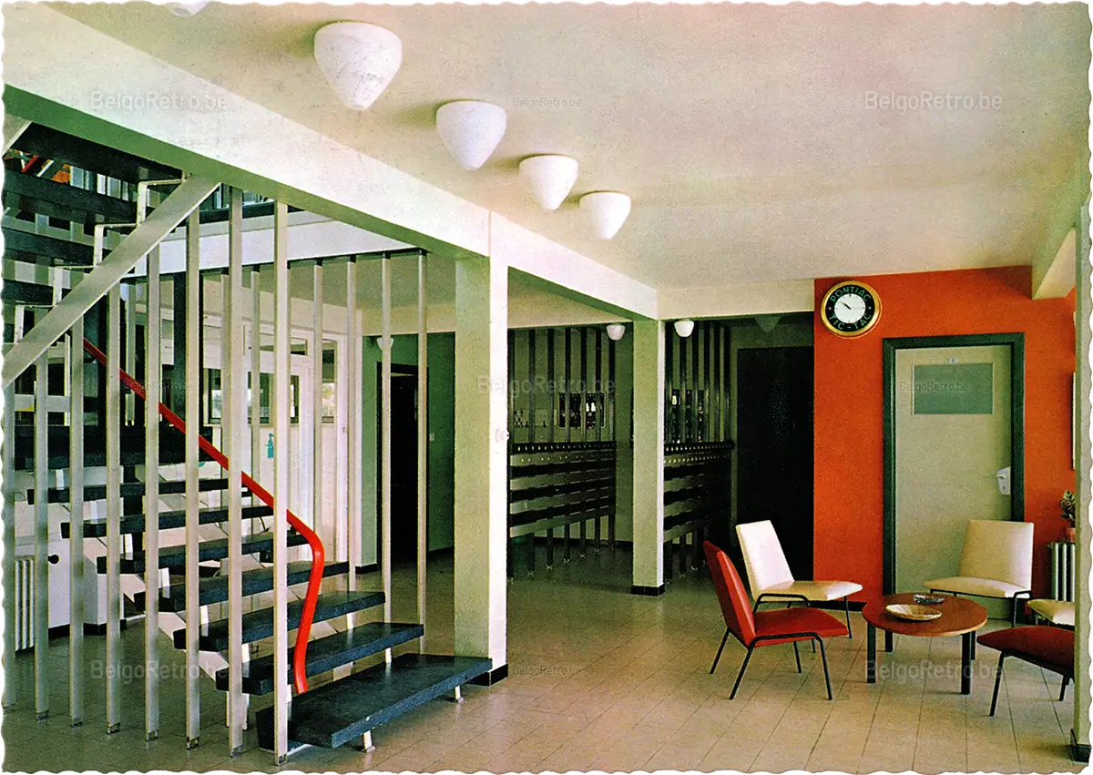  OOSTDUINKERKE ’’MONT DES DUNES’’ Home des Mutualités Neutres ’’HOGE DUIN’’ Home van de Neutrale Mutualiteiten. Hall.   Uitgave A. Van Mieghem - Deurne (Antw.) 