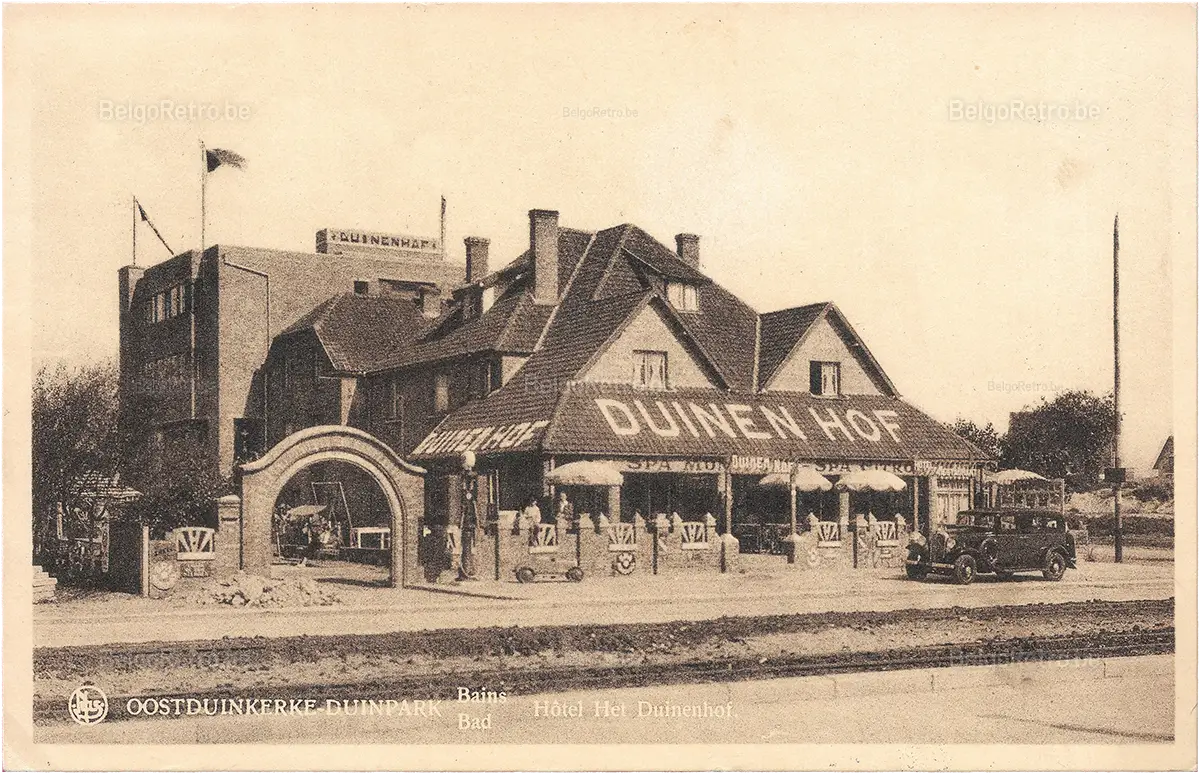NELS OOSTDUINKERKE-DUINPARK Bains Hôtel Het Duinenhof. Hôtel - Restaurant - Tea Room HET DUINENHOF Prop. : VANDEKERKHOVE Soeurs Duinpark-Bains OOSTDUINKERKE Pension - Terrasses - Garage Jardin - Jeux - Tennis Eau courante chaude et froide - Chauffage Central Tél. : Coxyde 49 Arrêt tram électrique   Ern. Thill, Bruxelles 