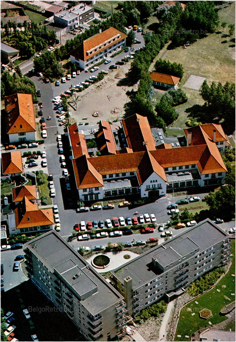  Zon en Zee Vakantiedorp ZON EN ZEE Vakantiestraat 1 B-8440 Middelkerke Westende Tel. : 058/23.50.51   Uitg. VAN MIEGHEM A. - Oostende - 059-708622 