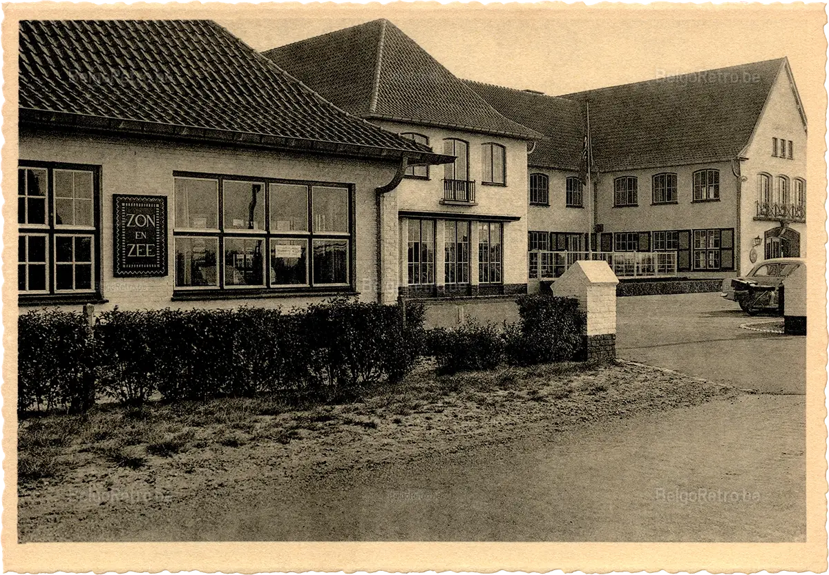   Vacantiecentrum ’’ZON en ZEE’’ V.Z.W.B. WESTENDE Tel. : Nieuwpoort 234.90 Secretariaat en ingang Secrétariat et entrée  Les Editions ’’Arduenna’’, à Marche en Famenne Photo Clém. Dessart - Reprod. Interd. 
