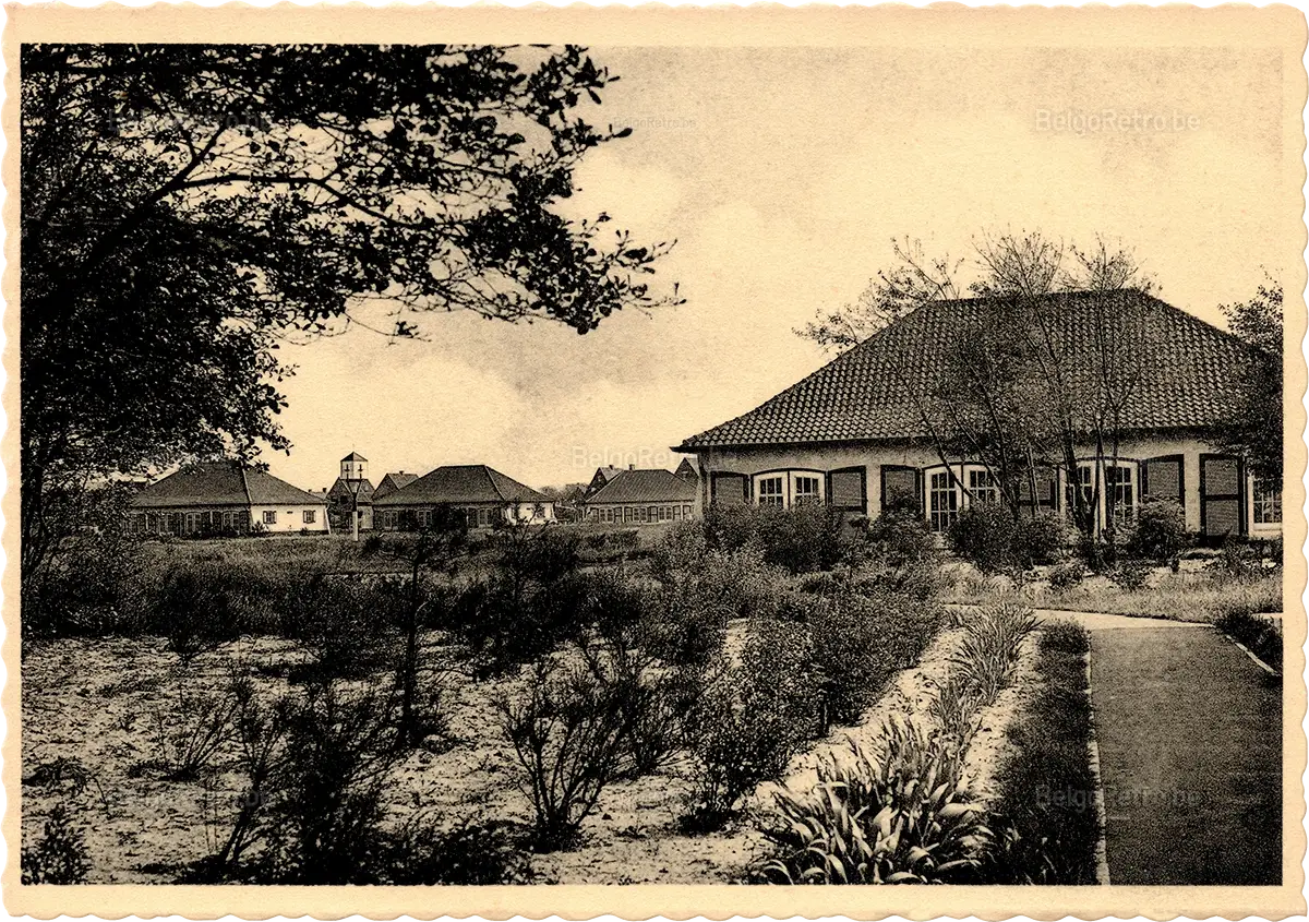   Vacantiecentrum ’’ZON en ZEE’’ V.Z.W.B. WESTENDE Tel. : Nieuwpoort 234.90 Paviljoenen - Pavillons  Les Editions ’’Arduenna’’, à Marche en Famenne Photo Clém. Dessart - Reprod. Interd. 