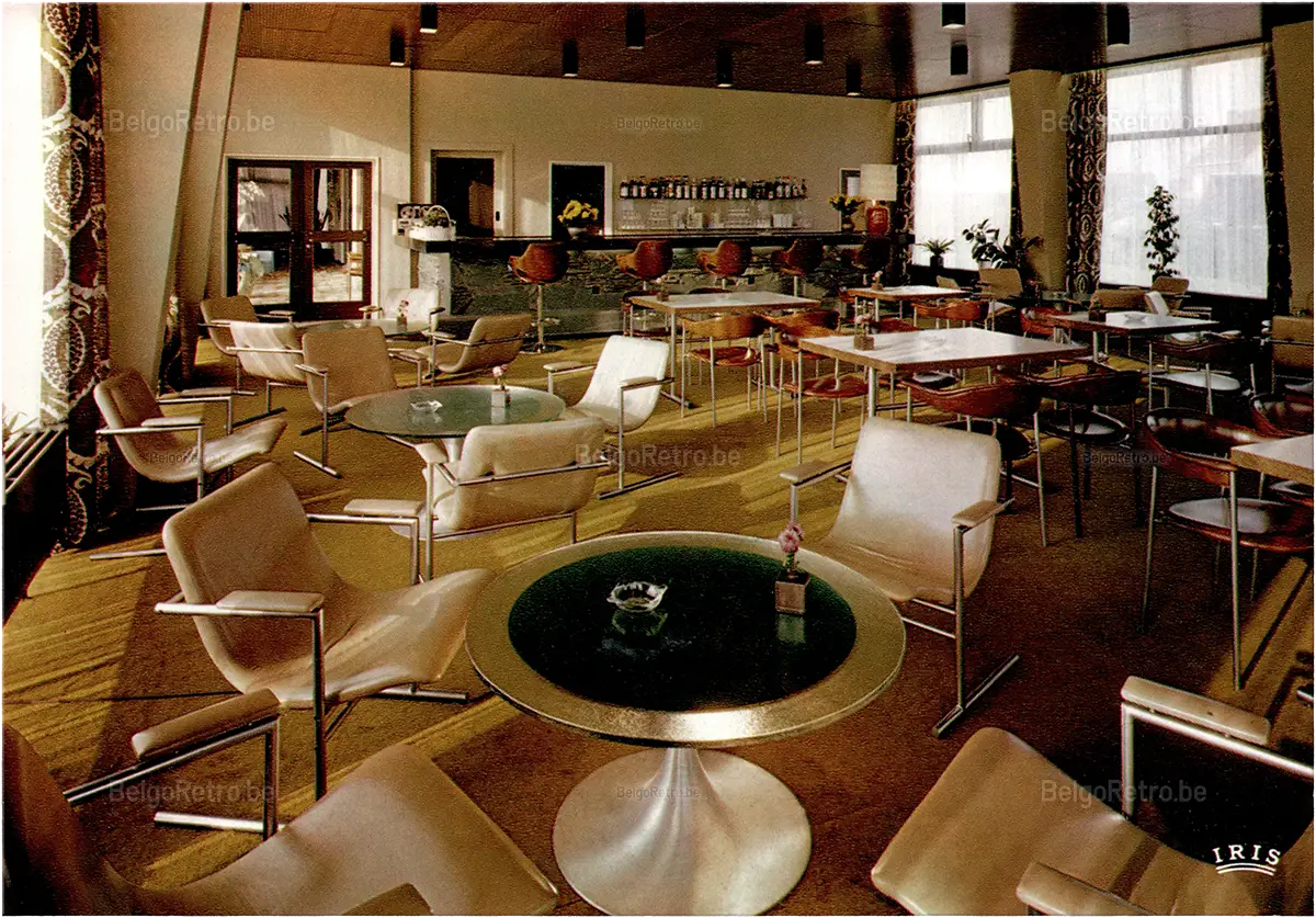 IRIS Vakantiecentrum - Centre de vacances ZON EN ZEE B 8440 WESTENDE - Tel. 058.25051  Bar  Uitg. Thill, N.V., Brussel 