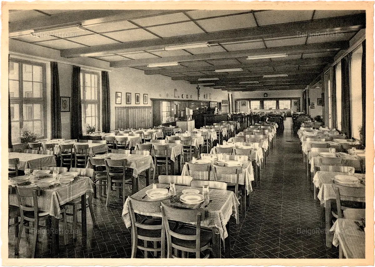   Vacantiecentrum ’’ZON EN ZEE’’ V.Z.W.B. WESTENDE Tel. : Nieuwpoort 234.90 Spijszaal. Restaurant.  Ern. Thill, Brussel 