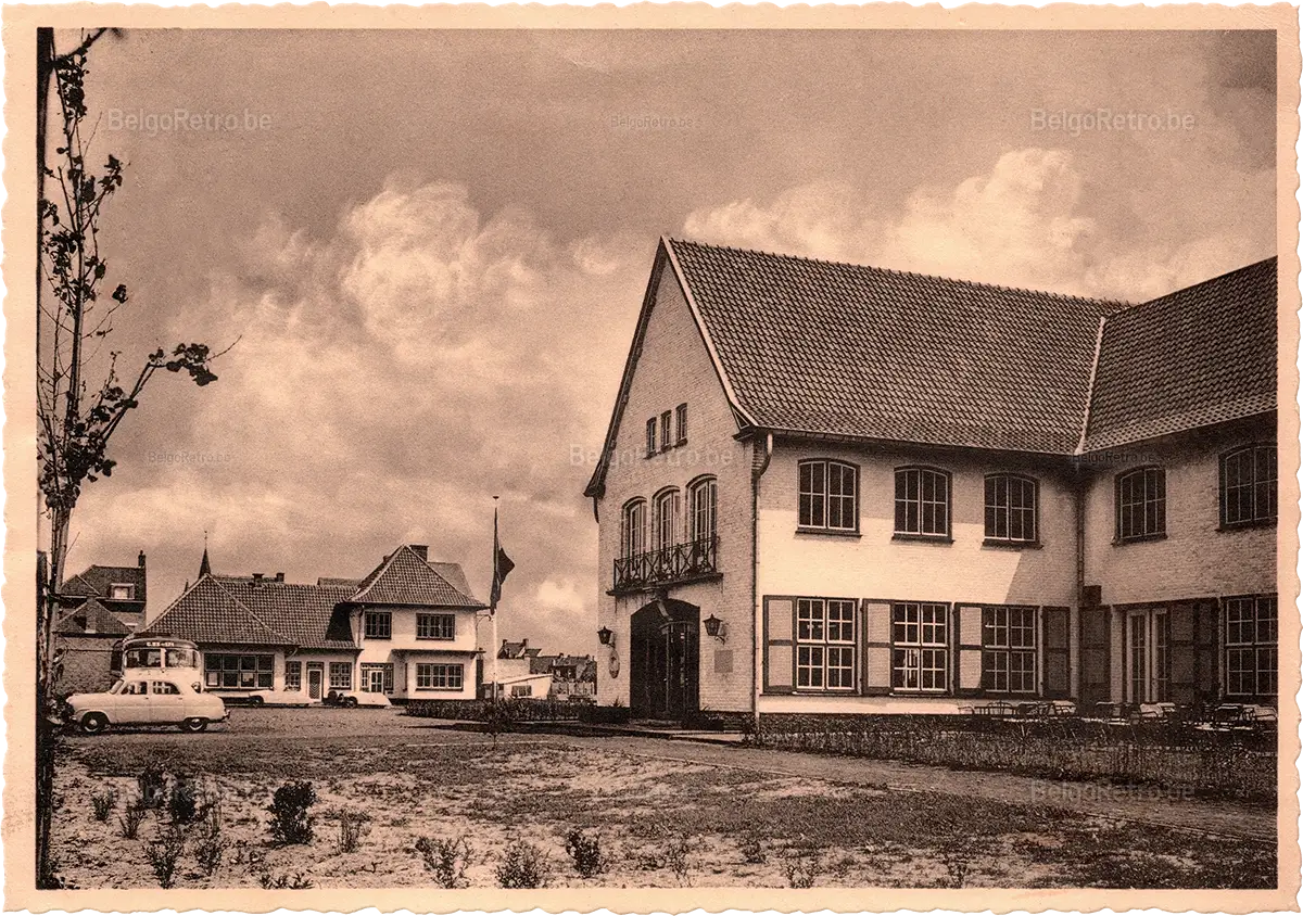   Vacantiecentrum der Christelijke Werkliedenorganisatie van West-Vlaanderen ’’ZON EN ZEE’’ V.Z.W.B. WESTENDE Hoofdgebouw en Administratieburelen. Bâtiment central et Bureaux d’Administration.  Ern. Thill, Bruxelles 