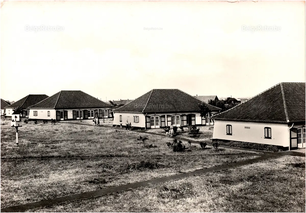 IRIS Vakantiecentrum - Centre de vacances ZON EN ZEE B 8440 WESTENDE - Tel. 058.25051   Uitg. Thill, N.V., Brussel 