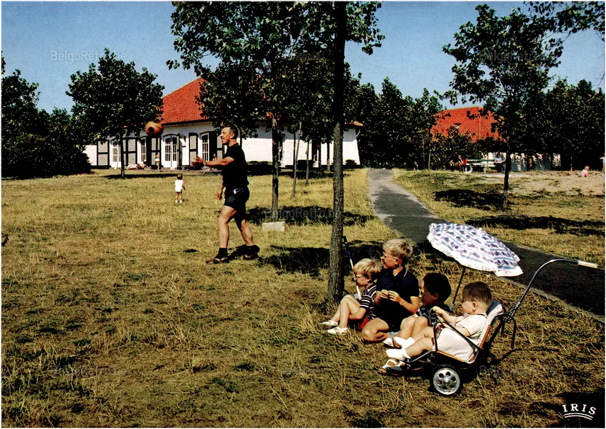 Zon en Zee middelkerke-westende Vakantiedorp ZON EN ZEE Vakantiestraat 1 B-8440 Middelkerke-Westende Tel. : 058/23.50.51   Uitg. VAN MIEGHEM A. - Oostende - 059-708622 