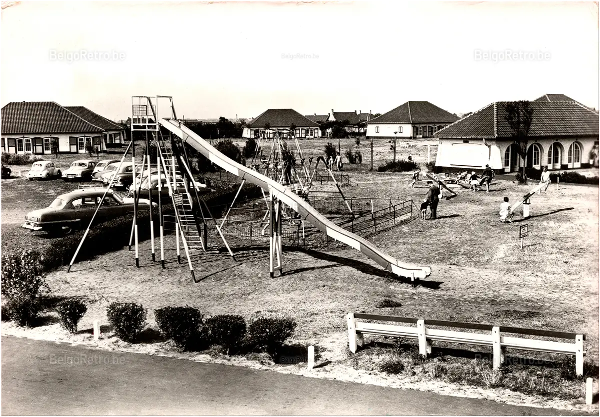   Vakantiecentrum - Centre de Vacances ZON en ZEE Westende - Tel. (058) 234.90 Hoofdgebouw. Bâtiment central.  BROMOPHOTO - Bruxelles 