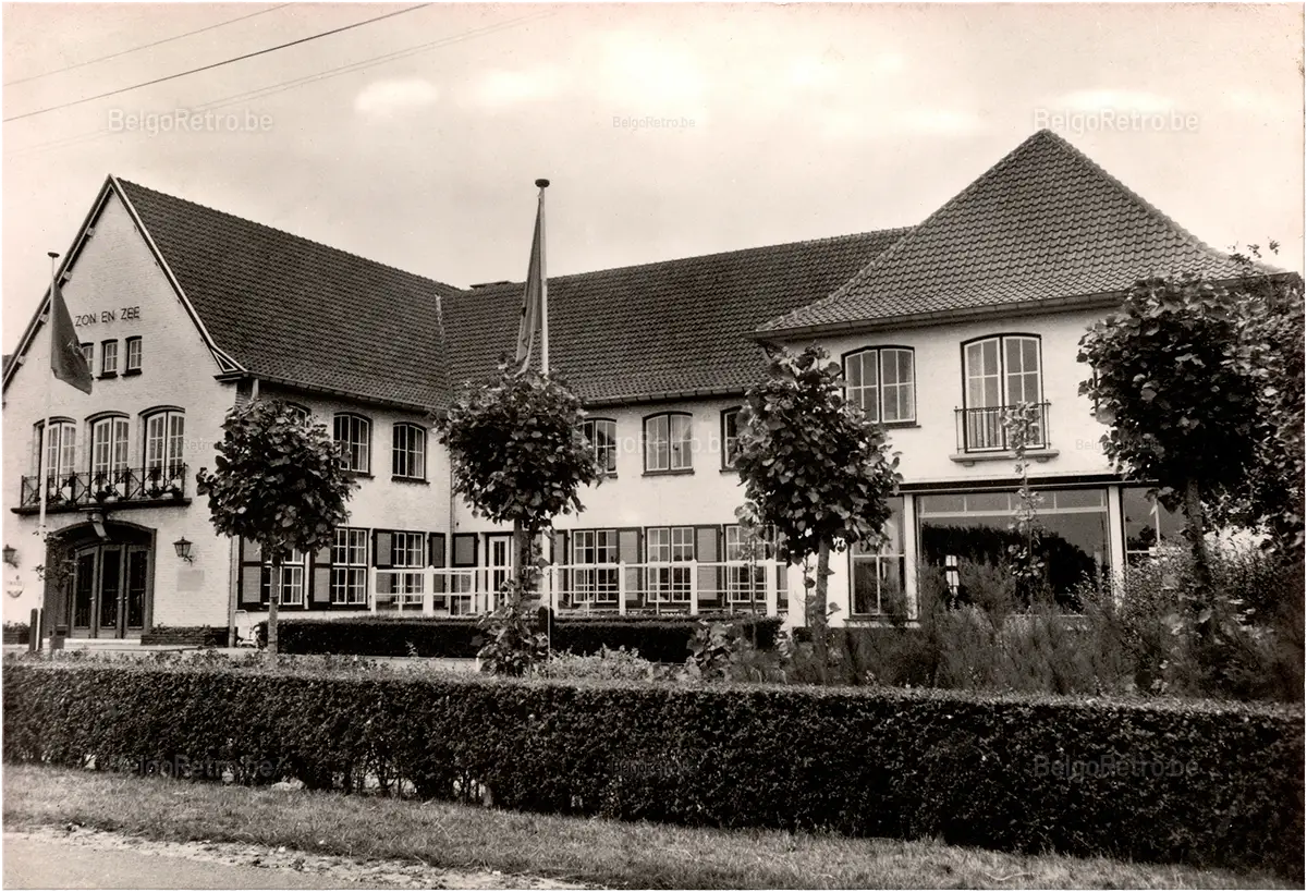 IRIS Vakantiecentrum - Centre de vacances ZON EN ZEE B 8440 WESTENDE - Tel. 058.25051   Uitg. Thill, n.v., Brussel 