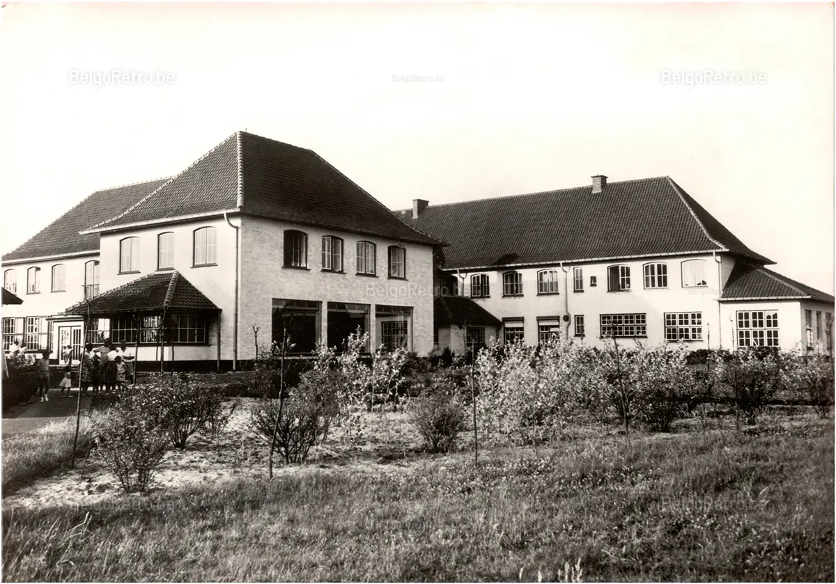  Zon en Zee Vakantiestraat 1 8434 Middelkerke-Westende tel. 058/23 50 51 - fax, 058/23 78 75   