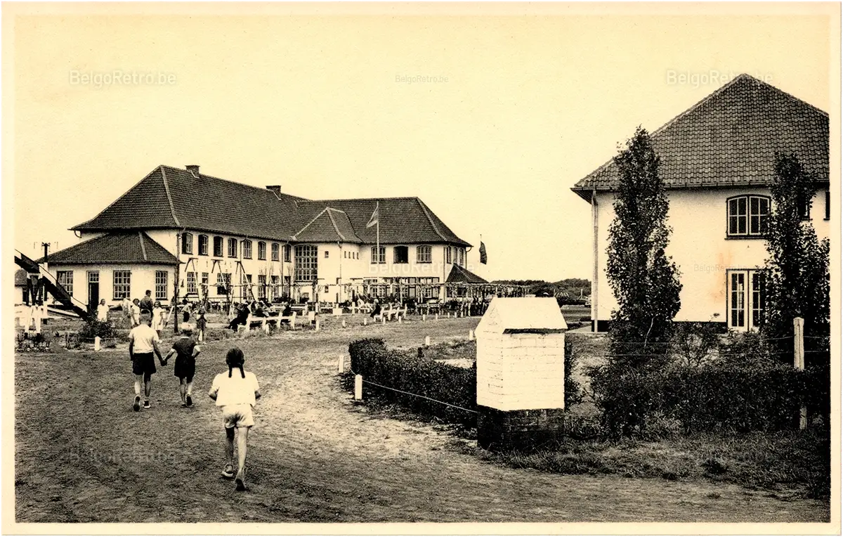   Vacantiecentrum - Centre de Vacances ZON en ZEE Westende - Tél. (058) 234.90 Groot Paviljoen, Spelen. Grand Pavillon, Jeux.  BROMOPHOTO - Bruxelles 