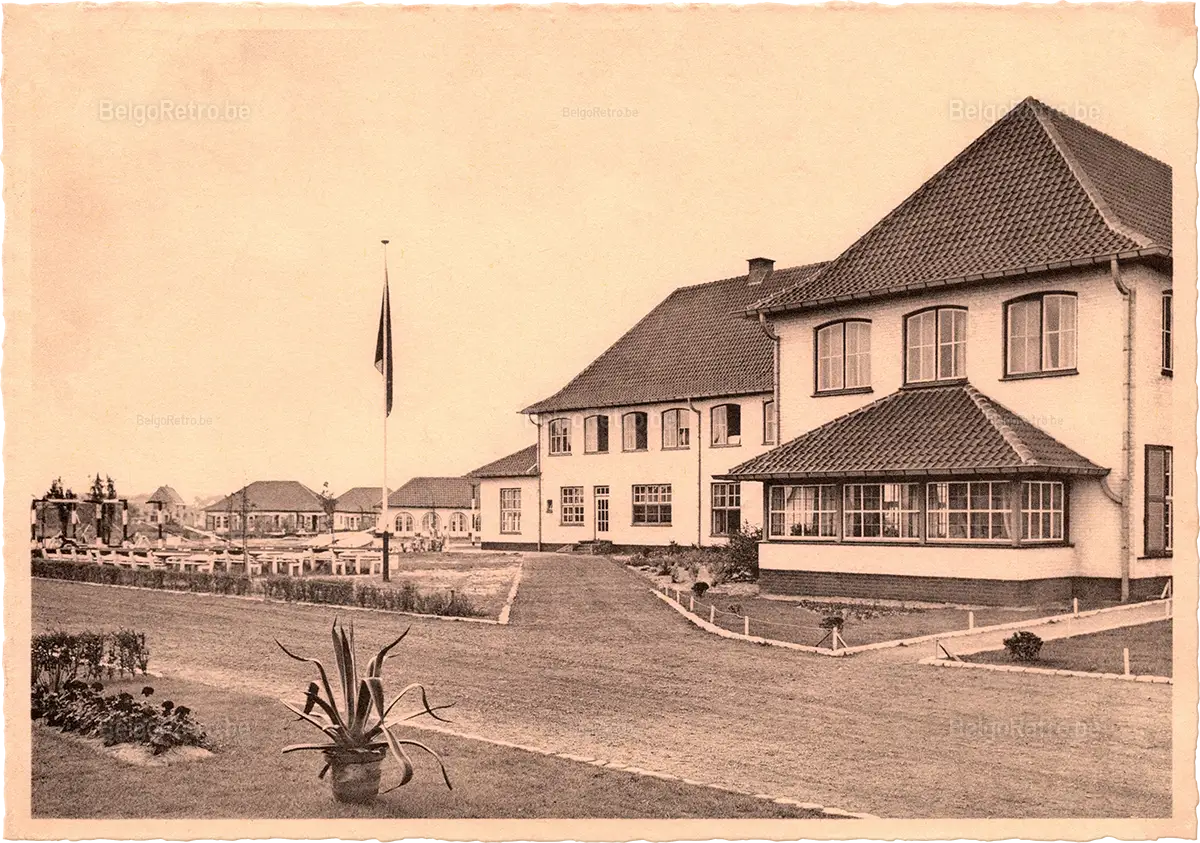   Vacantiecentrum der Christelijke Werkliedenorganisatie van West-Vlaanderen ’’ZON EN ZEE’’ V.Z.W.B. WESTENDE Tel. : Nieuwpoort 234.90 Hoofdgebouw - Speelplein en Paviljoenen. Bâtiment central - Plaine de jeux et Pavillons.  Ern. Thill, Brussel 
