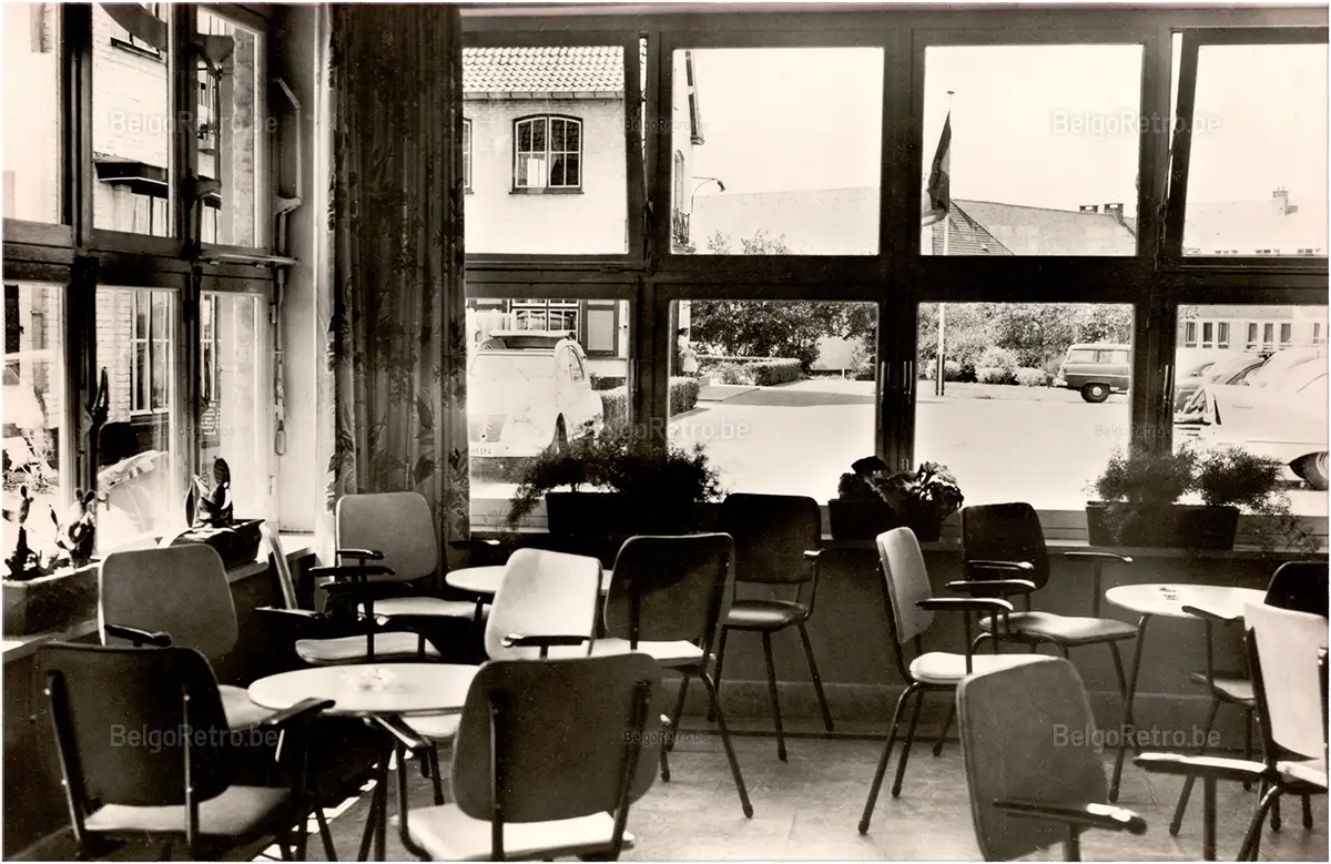   Vacantiecentrum - Centre de Vacances ’’ZON en ZEE’’ Westende - Tel. (0.58) - 234.90 Hoek ontvangzaal Coin de la salle de réception  Les Editions ’’Arduenna’’ à Marche en Famenne Photo Clém. Dessart - Reprod. Interd. 