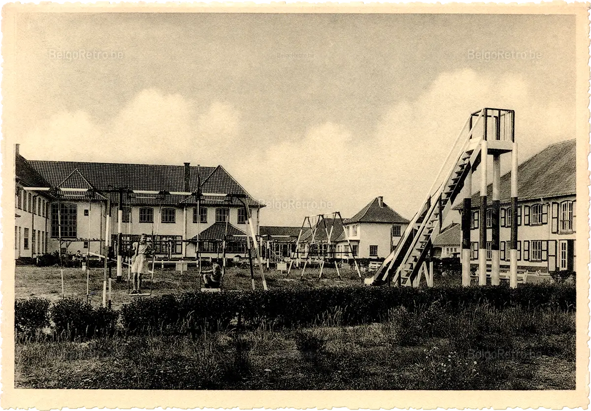   Vacantiecentrum ’’ZON en ZEE’’ V.Z.W.B. WESTENDE Tel. : Nieuwpoort 234.90 Spelen - Jeux  Les Editions ’’Arduenna’’, à Marche en Famenne Photo Clém. Dessart - Reprod. Interd. 